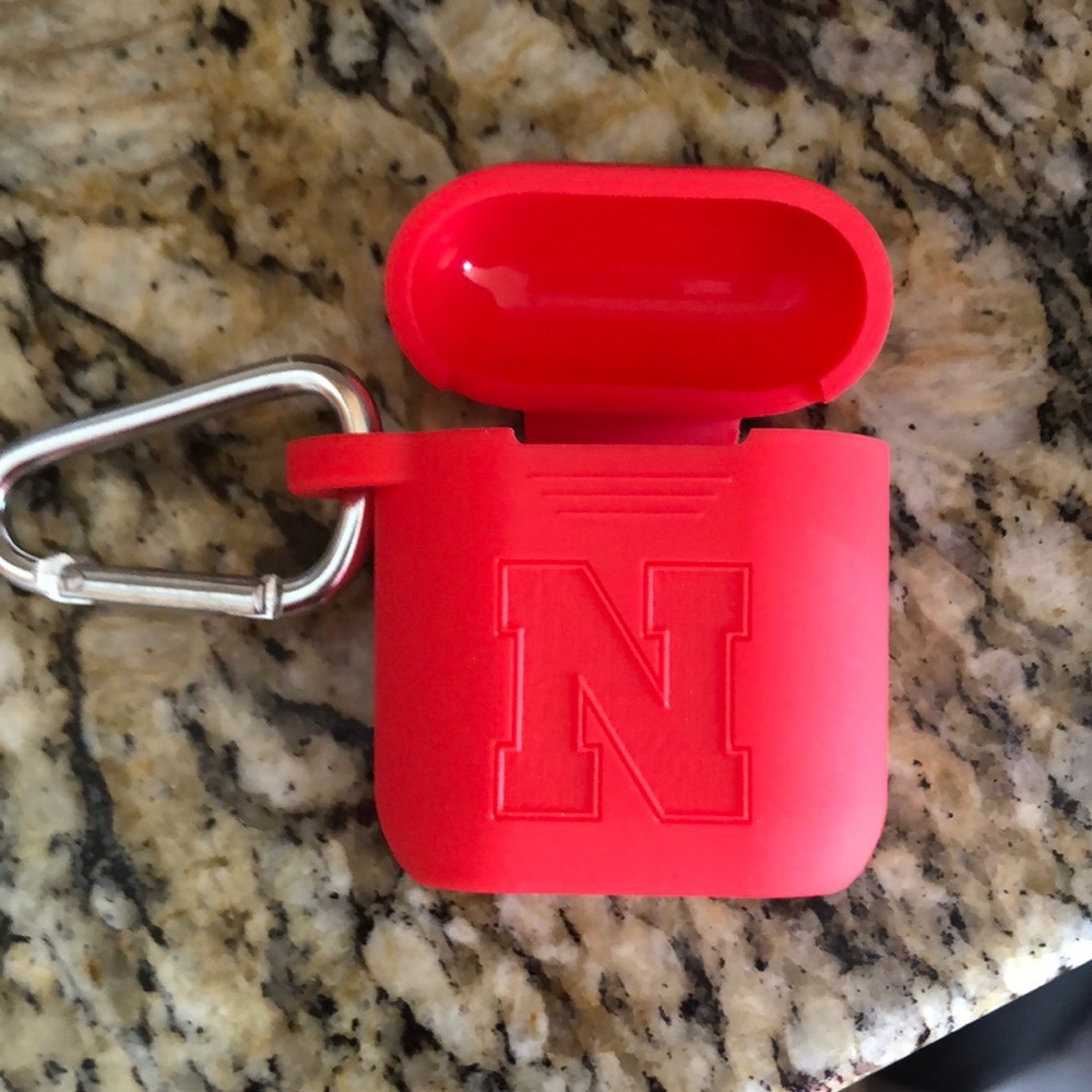 Affinity airpods charging case